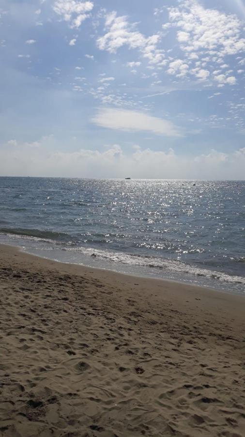 Ostia Bed And Beach Eksteriør billede